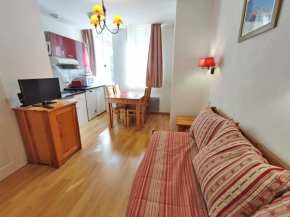 Pat 83, T2, centre Luchon, wifi, casier à skis, 4 personnes Bagnères-De-Luchon